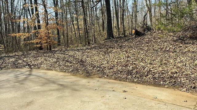 50 DEER BROOKE DR, Scotts Hill, TN 38374