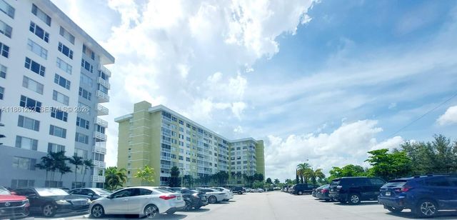 4400 Hillcrest Dr 1005a 1005A, Hollywood, FL 33021