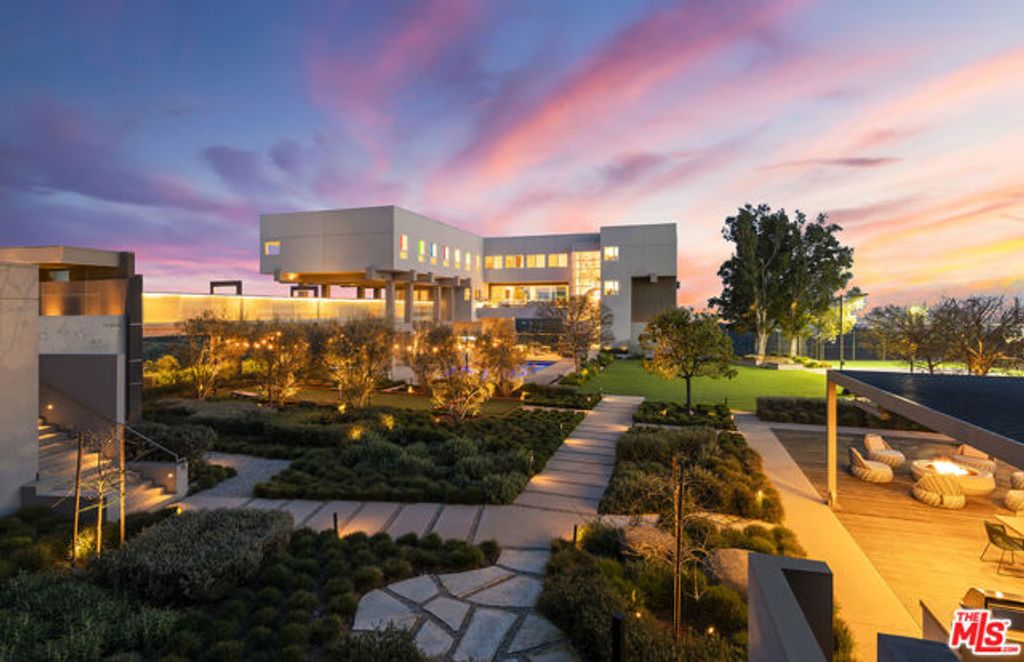 15210 Antelo Place, Los Angeles, CA 90077