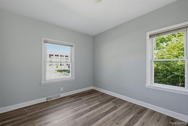 27320 Hampden Street, Madison Heights, MI 48071