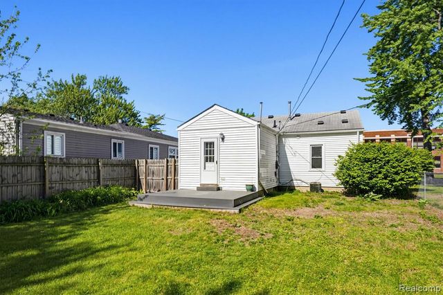 27320 Hampden Street, Madison Heights, MI 48071