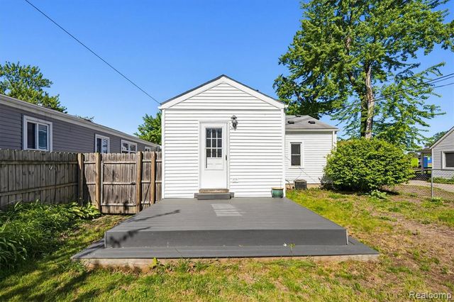 27320 Hampden Street, Madison Heights, MI 48071