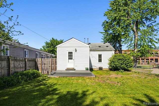 27320 Hampden Street, Madison Heights, MI 48071
