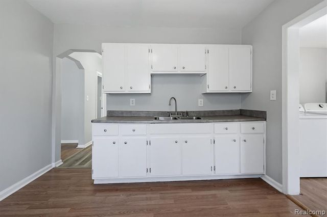 27320 Hampden Street, Madison Heights, MI 48071