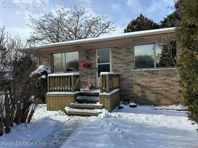 19580 Glenn Street, Roseville, MI 48066
