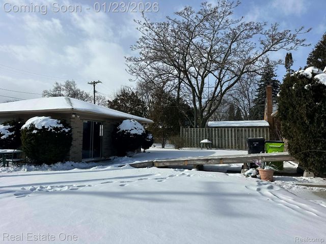 19580 Glenn Street, Roseville, MI 48066