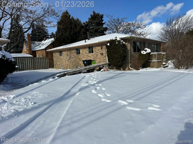 19580 Glenn Street, Roseville, MI 48066