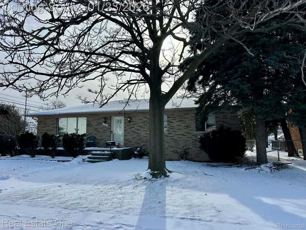 19580 Glenn Street, Roseville, MI 48066