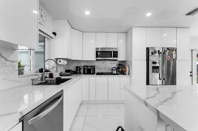 12009 SW 39th Ter, Miami, FL 33175