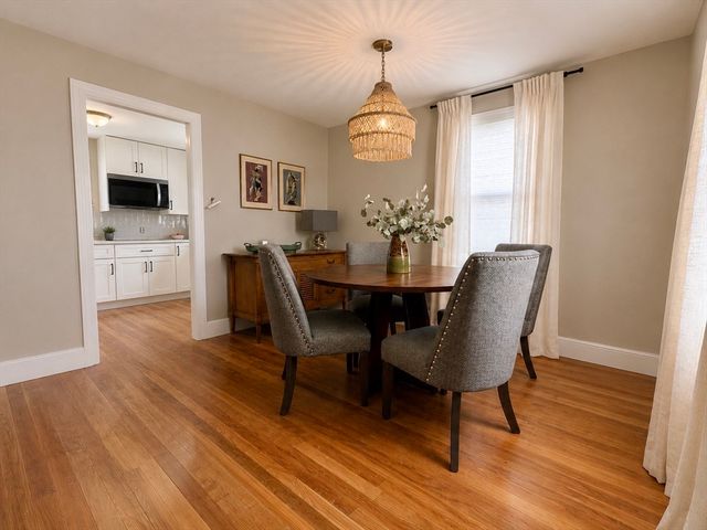 26 Grandview St, Springfield, MA 01118