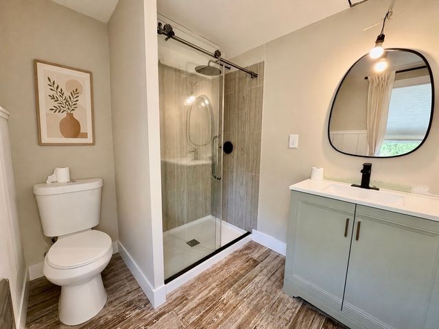 26 Grandview St, Springfield, MA 01118