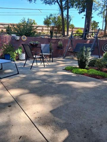 915 Charleston Court, Gainesville, GA 30501