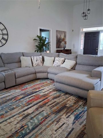 915 Charleston Court, Gainesville, GA 30501