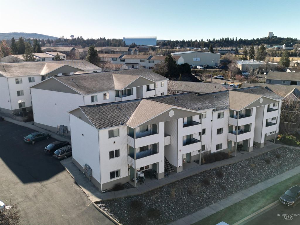 230, 232, 234 Baker St, Moscow, ID 83843 photo 2