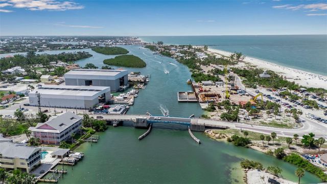 105 SHORE ROAD, Nokomis, FL 34275