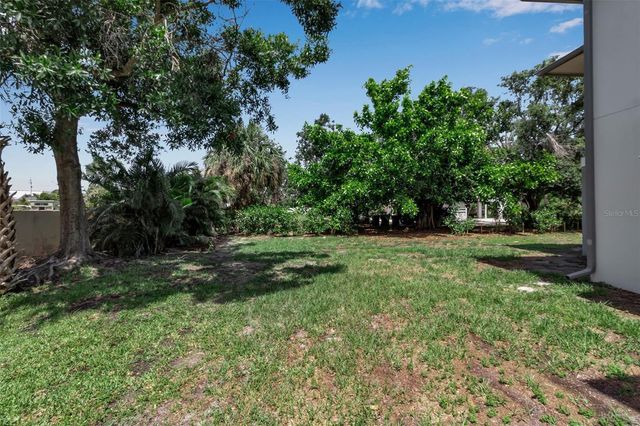 105 SHORE ROAD, Nokomis, FL 34275