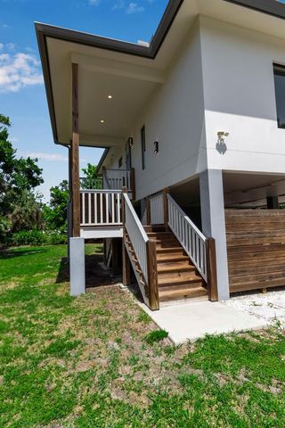 105 SHORE ROAD, Nokomis, FL 34275