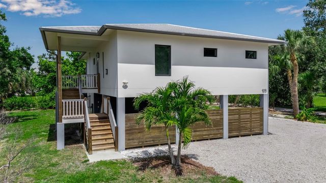 105 SHORE ROAD, Nokomis, FL 34275