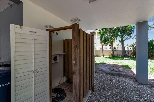 105 SHORE ROAD, Nokomis, FL 34275