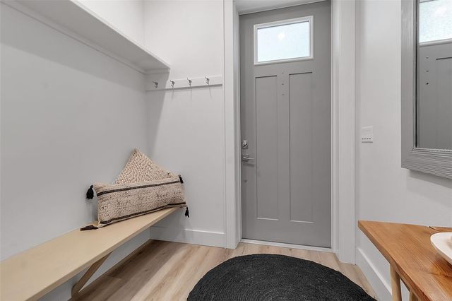 105 SHORE ROAD, Nokomis, FL 34275