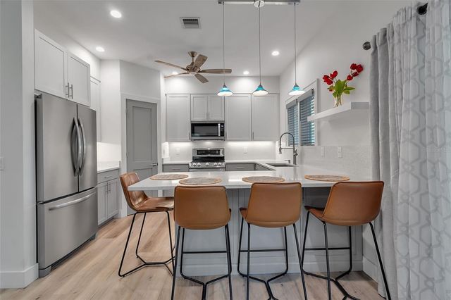 105 SHORE ROAD, Nokomis, FL 34275