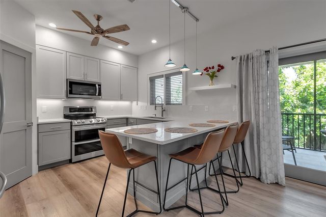 105 SHORE ROAD, Nokomis, FL 34275