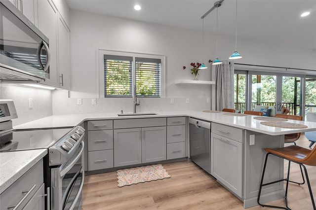 105 SHORE ROAD, Nokomis, FL 34275