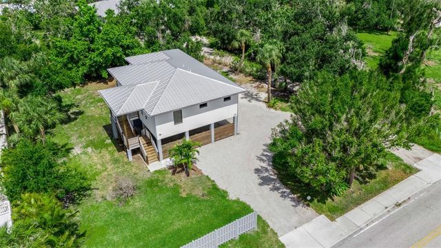 105 SHORE ROAD, Nokomis, FL 34275