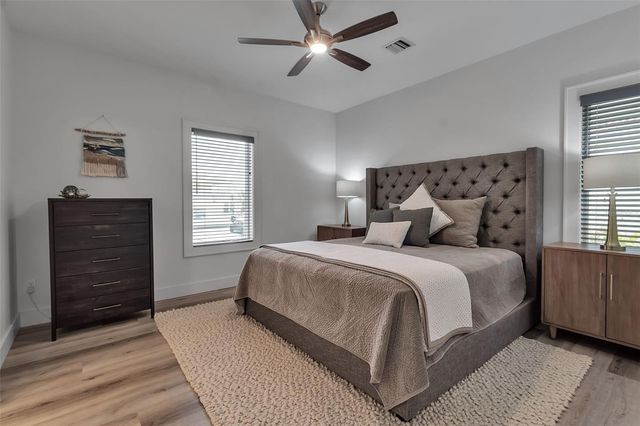 105 SHORE ROAD, Nokomis, FL 34275