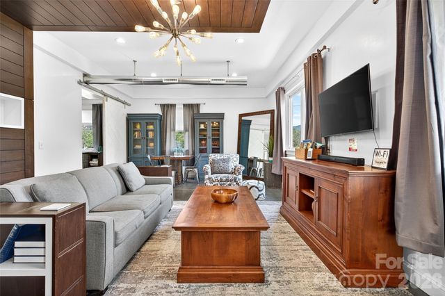 626 Old Lytle Cove Road, Swannanoa, NC 28778