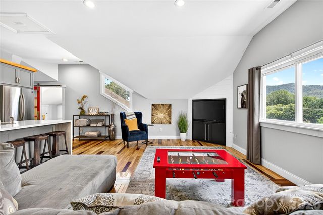 626 Old Lytle Cove Road, Swannanoa, NC 28778