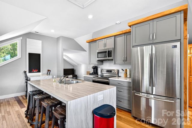 626 Old Lytle Cove Road, Swannanoa, NC 28778