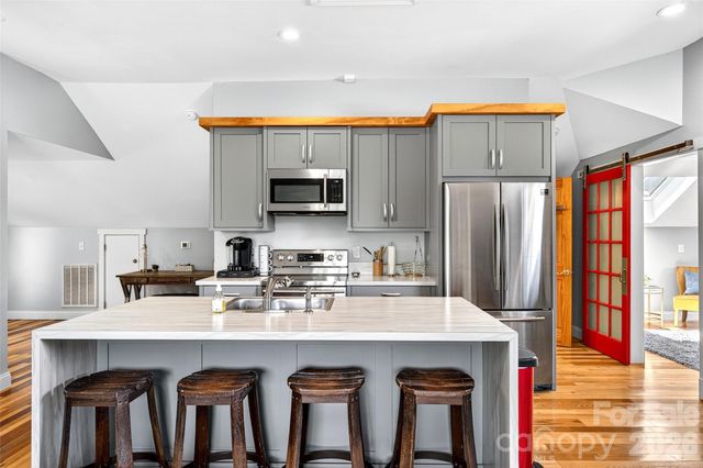 626 Old Lytle Cove Road, Swannanoa, NC 28778