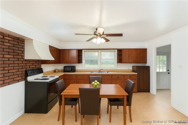 1012 S Riley Drive, Scottsburg, IN 47170