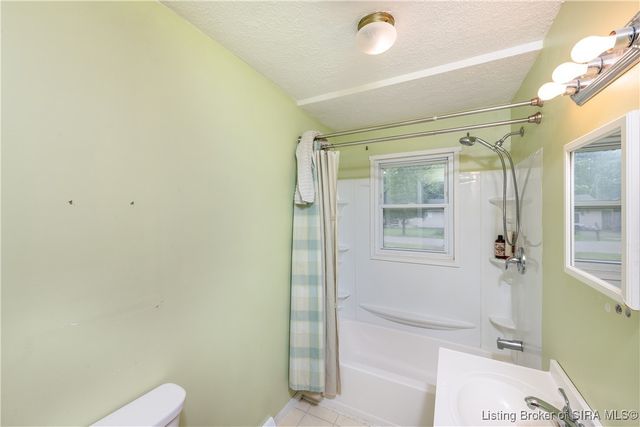 1012 S Riley Drive, Scottsburg, IN 47170