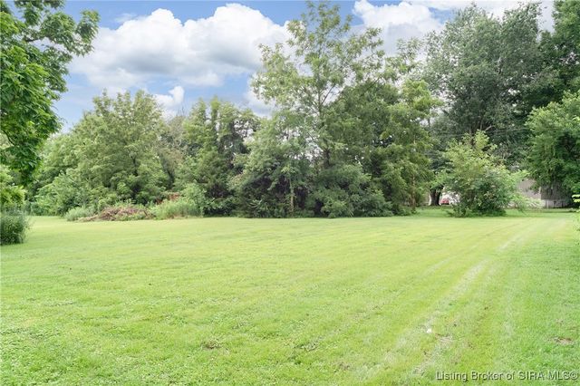 1012 S Riley Drive, Scottsburg, IN 47170