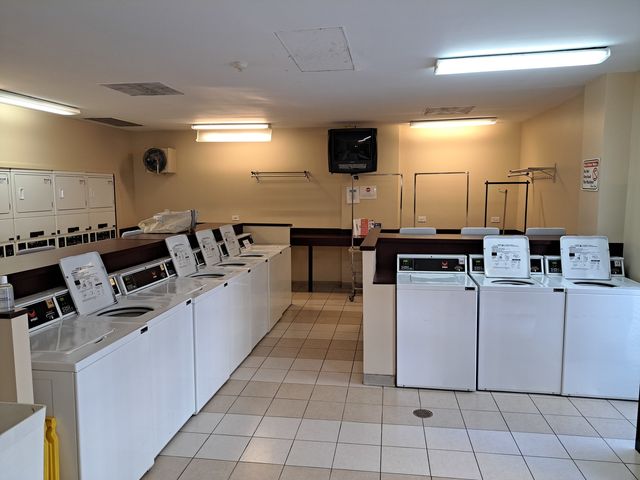 30 E HURON Street 2205, Chicago, IL 60611