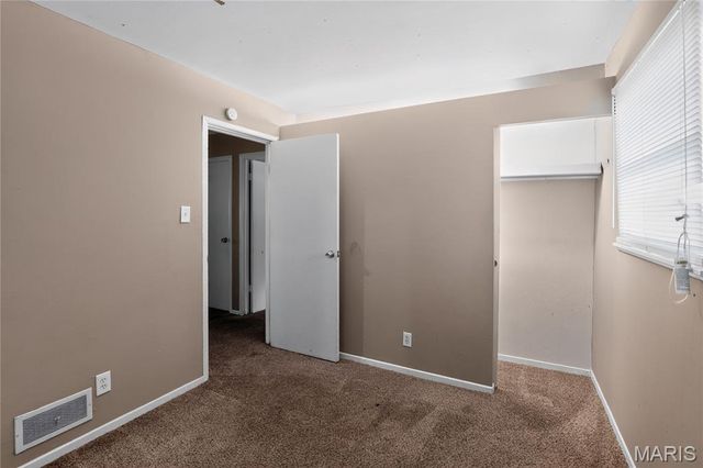 10829 Glen Garry Road, St Louis, MO 63137