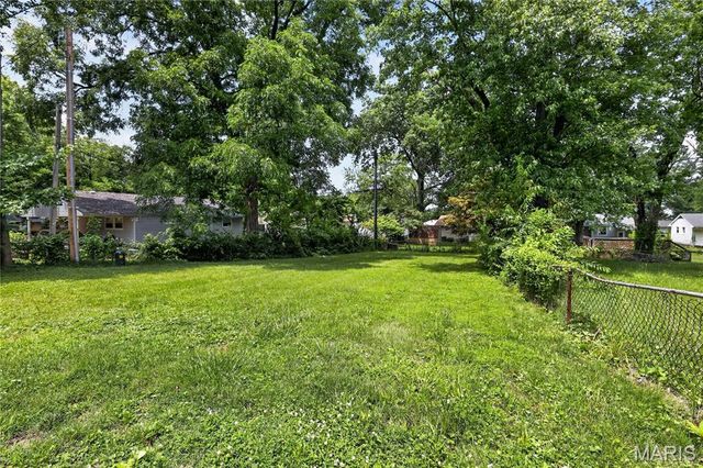 10829 Glen Garry Road, St Louis, MO 63137