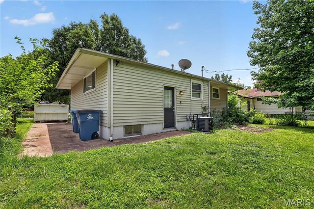 10829 Glen Garry Road, St Louis, MO 63137