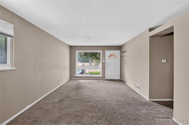 10829 Glen Garry Road, St Louis, MO 63137
