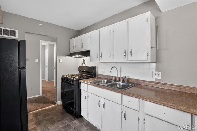 10829 Glen Garry Road, St Louis, MO 63137