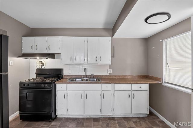 10829 Glen Garry Road, St Louis, MO 63137