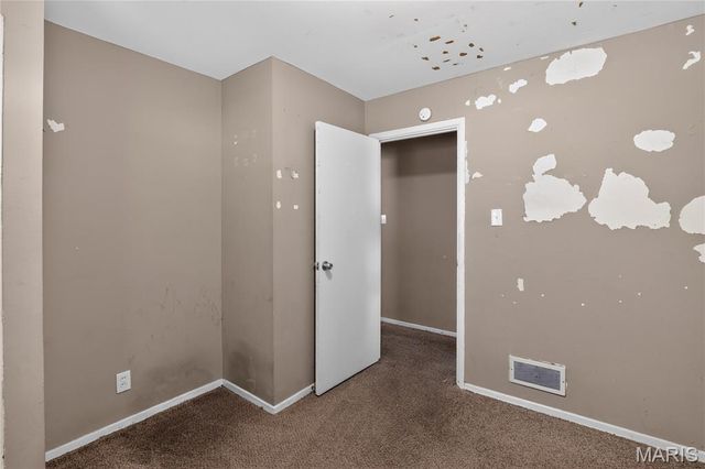 10829 Glen Garry Road, St Louis, MO 63137
