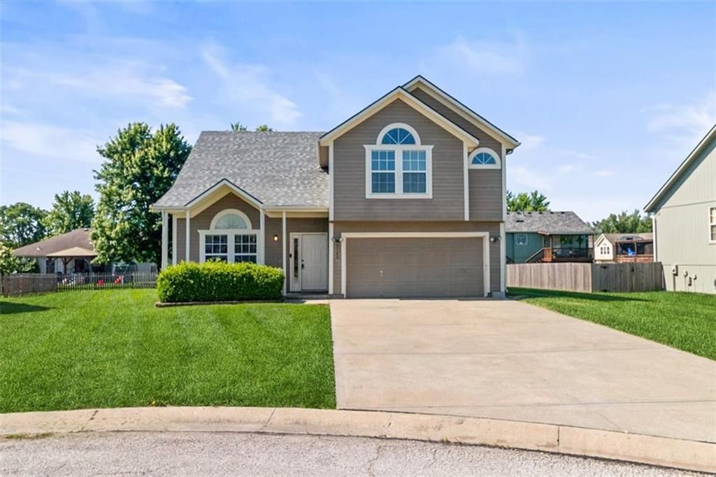 2103 Patti Lane, Greenwood, MO 64034