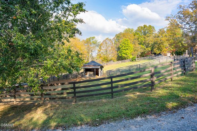 1121 Cummings Chapel Road, Sevierville, TN 37862