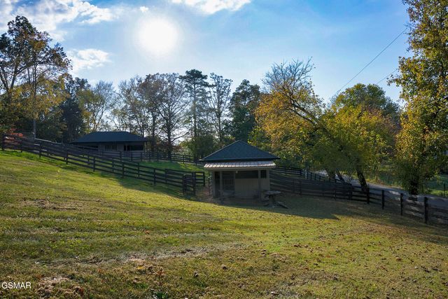 1121 Cummings Chapel Road, Sevierville, TN 37862