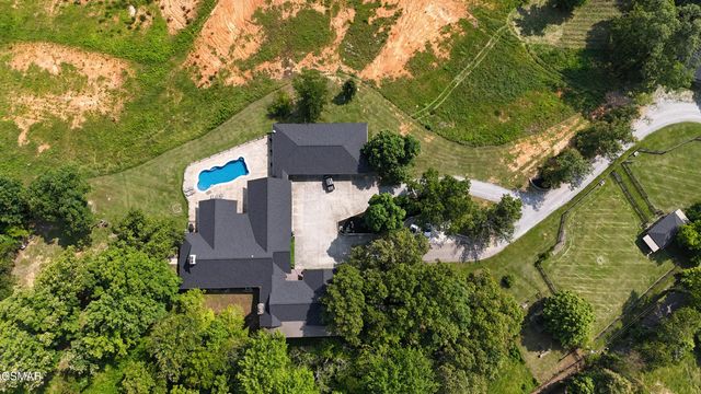 1121 Cummings Chapel Road, Sevierville, TN 37862