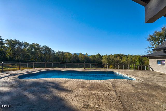 1121 Cummings Chapel Road, Sevierville, TN 37862