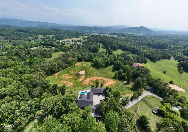 1121 Cummings Chapel Road, Sevierville, TN 37862